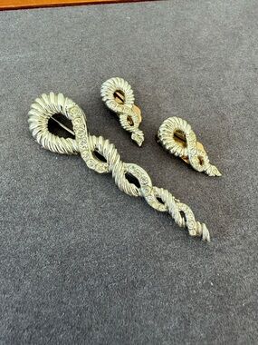 Vintage Twisted Rope Rhinestone Brooch and Clip-On Earring Set